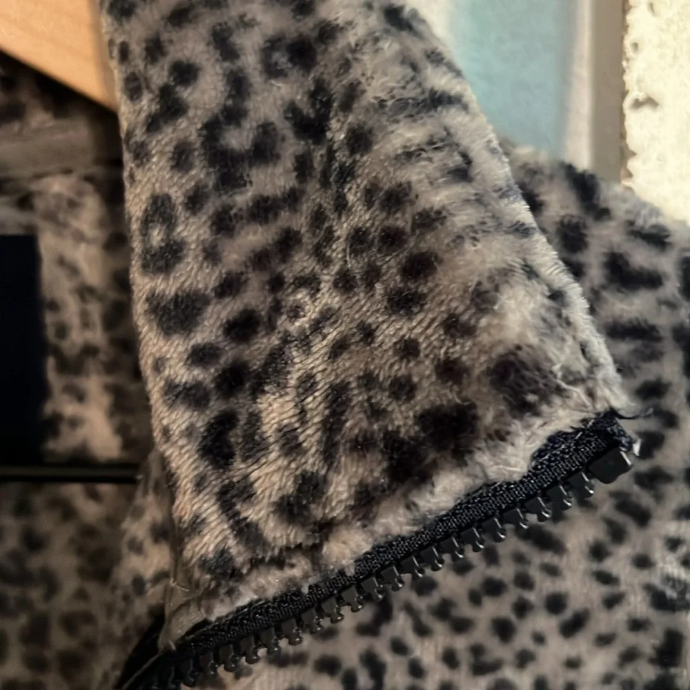 Land’s End Gray and Black Animal Print Zip Up Jacket Size M